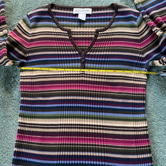 Jones New York, split V-neck ribbed sweater - Picture 6 of 7